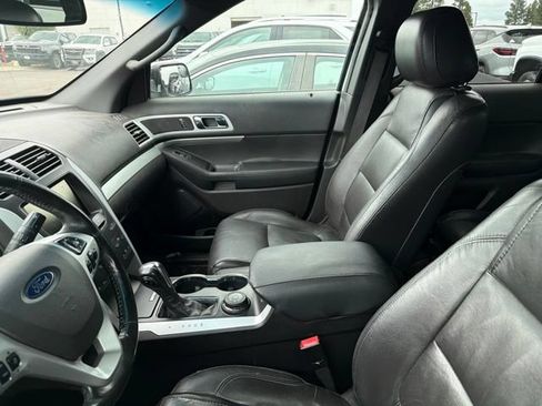 Used 2015 Ford Explorer XLT w/ Equipment Group 202A AWD/4WD image 17