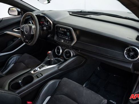 Used 2018 Chevrolet Camaro SS image 20