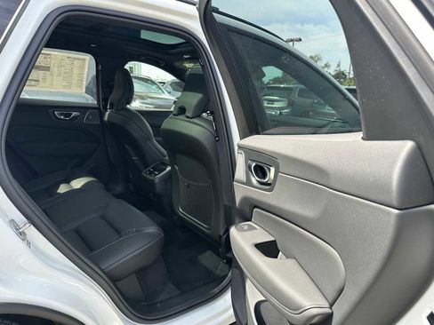 New 2026 Volvo XC60 B5 Ultra w/ Climate Package AWD/4WD image 13