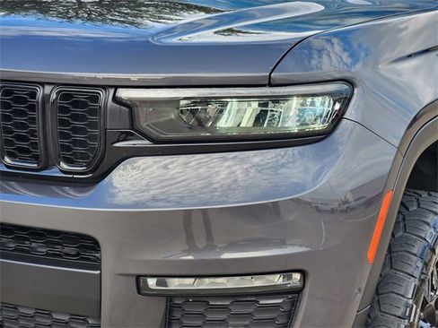 Used 2024 Jeep Grand Cherokee L Limited w/ Luxury Tech Group II AWD/4WD image 16