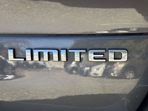 Used 2022 Jeep Grand Cherokee L Limited image 13