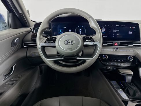 Used 2023 Hyundai Elantra SEL w/ Convenience Package FWD image 16