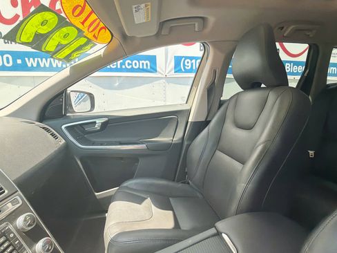 Used 2016 Volvo XC60 T5 Premier w/ Proximity Package FWD image 28