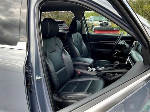 Used 2023 Kia Telluride LX image 7