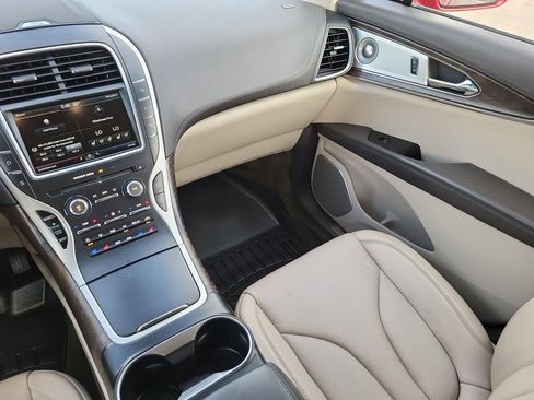 Used 2016 Lincoln MKX Reserve w/ Luxury Package image 11