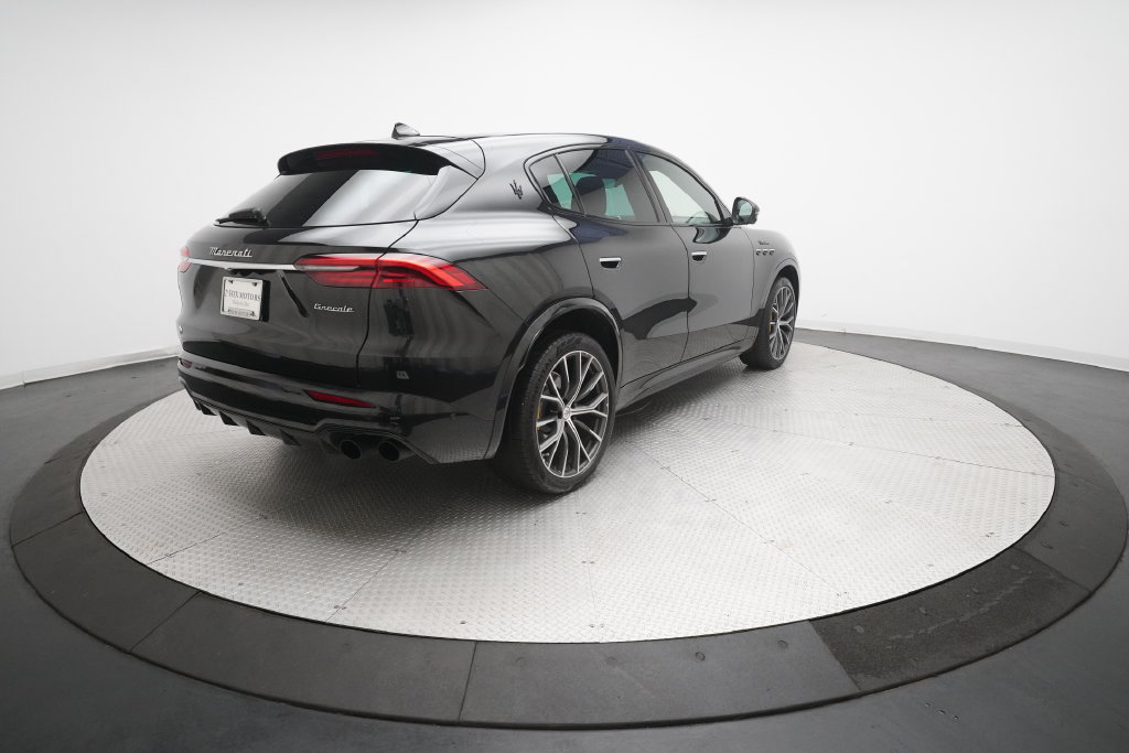 Used 2023 Maserati Grecale Modena AWD/4WD image 36