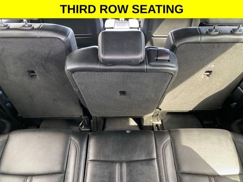 Used 2024 Jeep Wagoneer Series II w/ Flexible Seating Group RWD image 8
