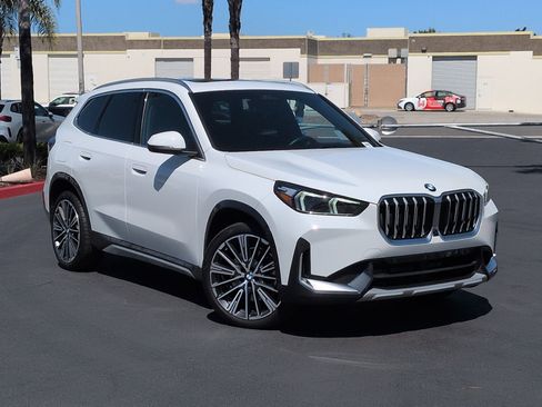 Used 2025 BMW X1 xDrive28i w/ Technology Package AWD/4WD image 2