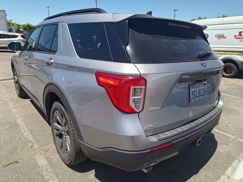 Certified 2023 Ford Explorer XLT w/ Equipment Group 202A AWD/4WD image 4
