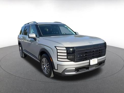 Used 2026 Hyundai Palisade SEL FWD image 3