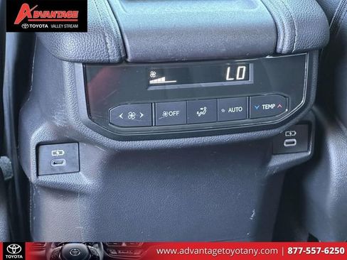Certified 2024 Toyota Grand Highlander AWD image 17
