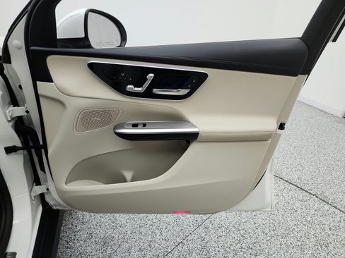 Used 2024 Mercedes-Benz GLC 300 image 19