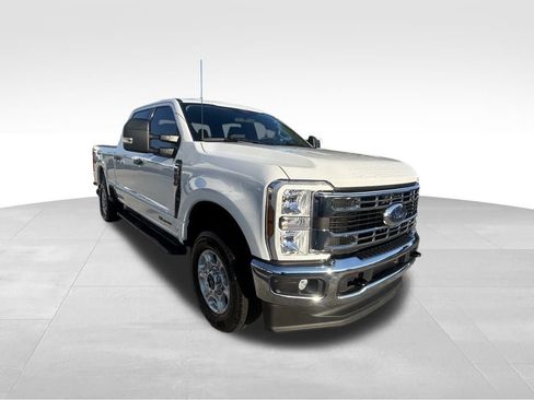 Certified 2025 Ford F250 XLT image 2