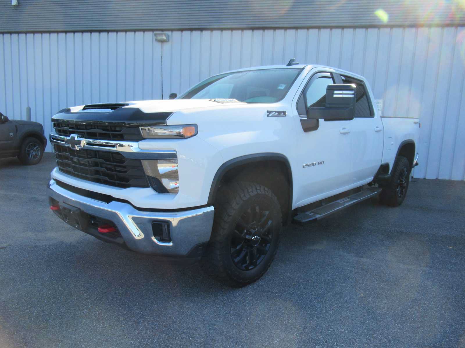 Used 2025 Chevrolet Silverado 2500 LT AWD/4WD image 1