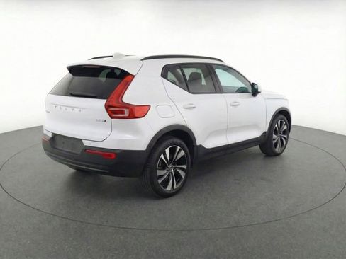 Certified 2024 Volvo XC40 B5 Plus w/ Protection Package Premier image 34