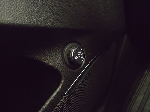 Certified 2020 Buick Enclave Essence image 32