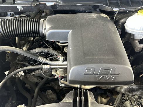 Used 2018 RAM 1500 Express image 29