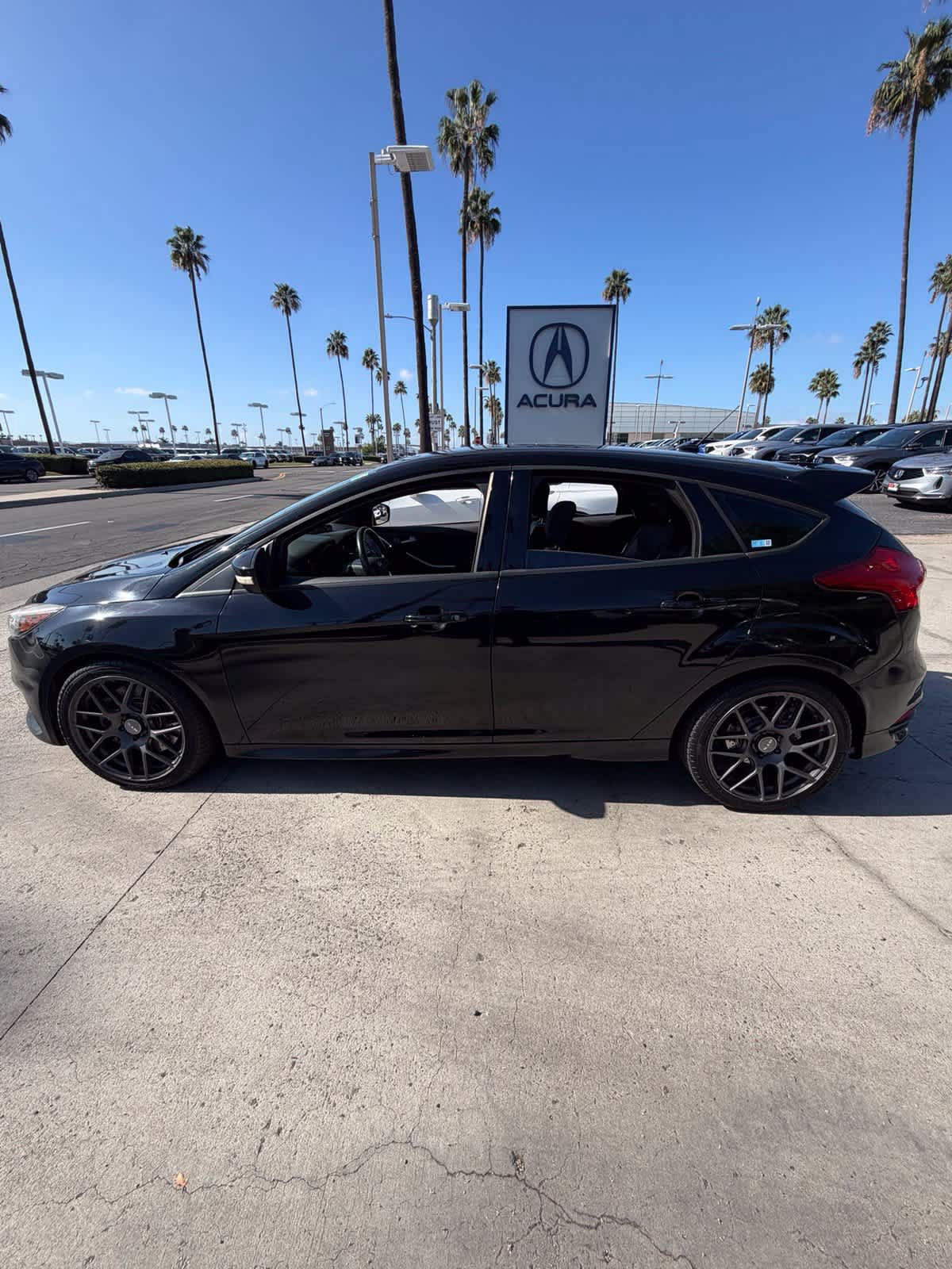 Used 2018 Ford Focus ST FWD image 10