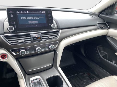 Used 2020 Honda Accord Touring image 23