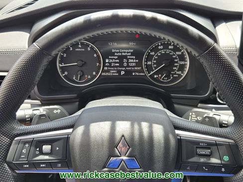 Used 2023 Mitsubishi Outlander SE FWD image 32