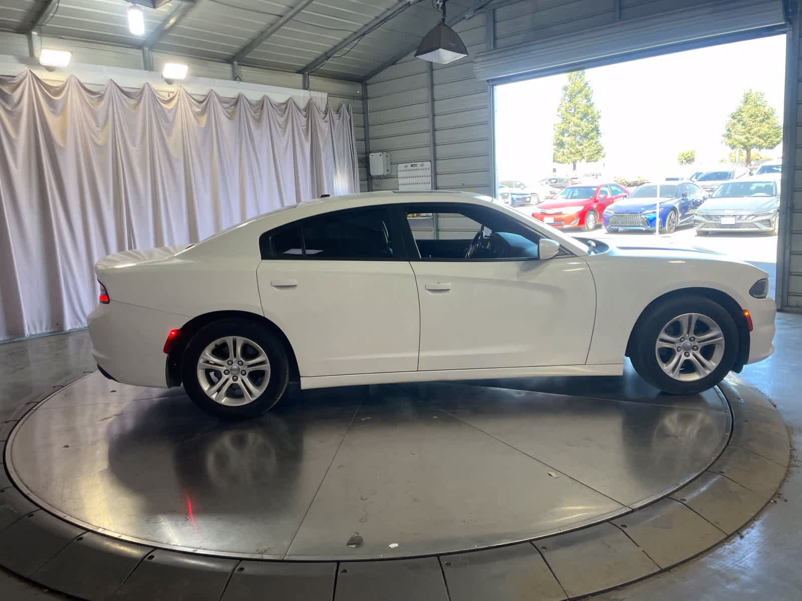 Used 2020 Dodge Charger SXT w/ Leather Interior Group RWD image 5