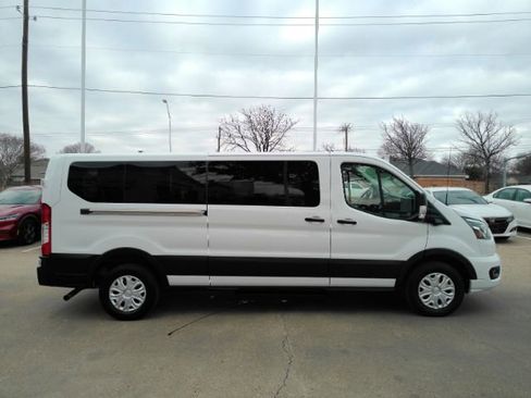 Used 2023 Ford Transit 350 XLT image 4