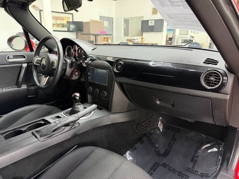 Used 2007 MAZDA MX-5 Miata Touring RWD image 14