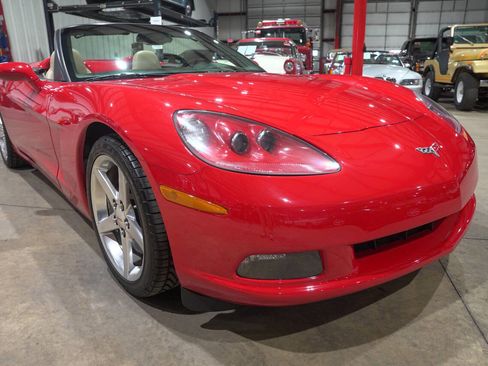 Used 2005 Chevrolet Corvette Convertible w/ Preferred Equipment Group image 12