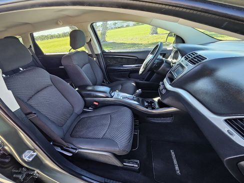 Used 2017 Dodge Journey SE image 15