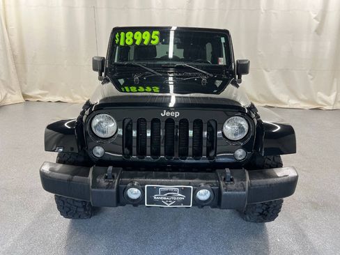 Used 2015 Jeep Wrangler Unlimited Rubicon w/ Dual Top Group AWD/4WD image 2