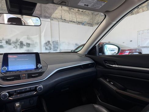 Used 2025 Nissan Altima 2.5 SR image 34