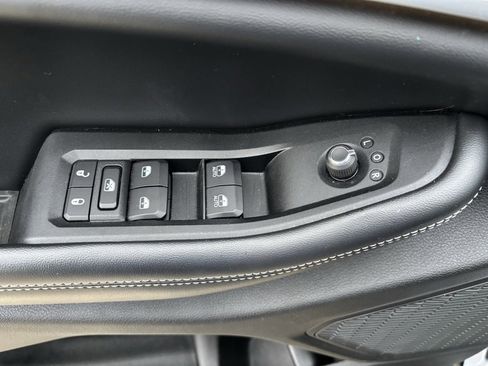 Used 2023 Jeep Grand Cherokee Limited w/ Luxury Tech Group II image 22