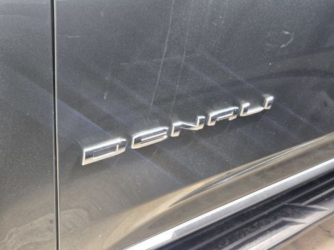 Used 2023 GMC Yukon Denali RWD image 7