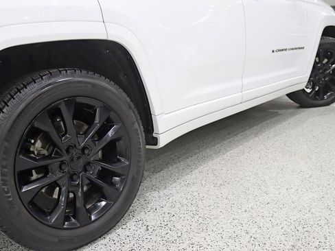 Used 2021 Jeep Grand Cherokee L Overland w/ Luxury Tech Group IV image 12