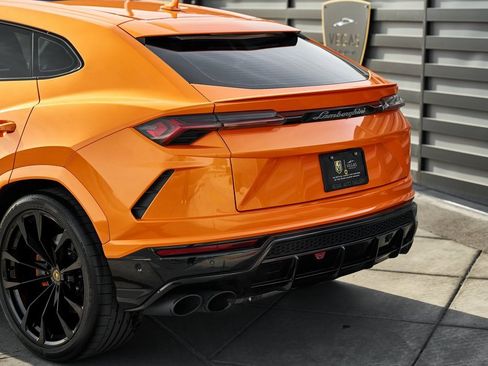 Used 2022 Lamborghini Urus image 10