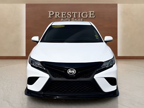 Used 2018 Toyota Camry SE FWD image 19