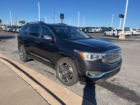 Used 2017 GMC Acadia Denali image 3