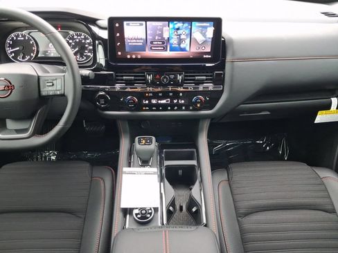 New 2026 Nissan Pathfinder Rock Creek w/ Rock Creek Premium Package AWD/4WD image 4
