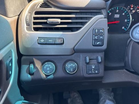 Used 2017 GMC Yukon Denali image 22