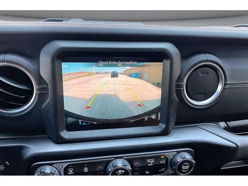 Used 2023 Jeep Wrangler Unlimited Sahara w/ Cold Weather Group AWD/4WD image 26