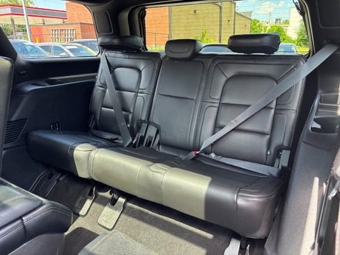 Used 2018 Lincoln Navigator Reserve w/ Technology Package AWD/4WD image 11