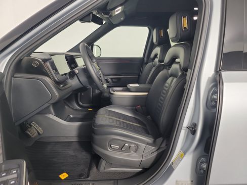 Used 2024 Rivian R1S Adventure AWD/4WD image 20