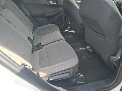 Used 2020 Ford Escape SE image 16