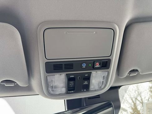 Used 2020 Honda Pilot Touring image 31