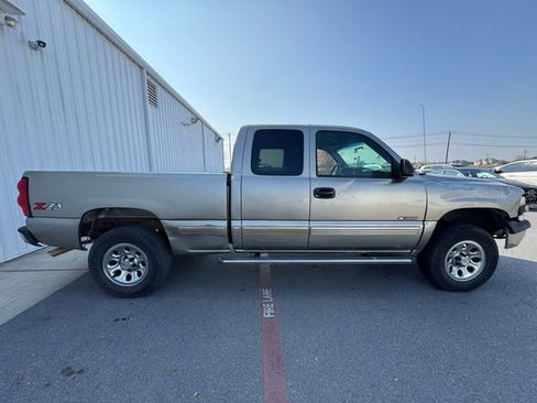 Used 2002 Chevrolet Silverado 1500 LS w/ Off-Road Pkg image 12