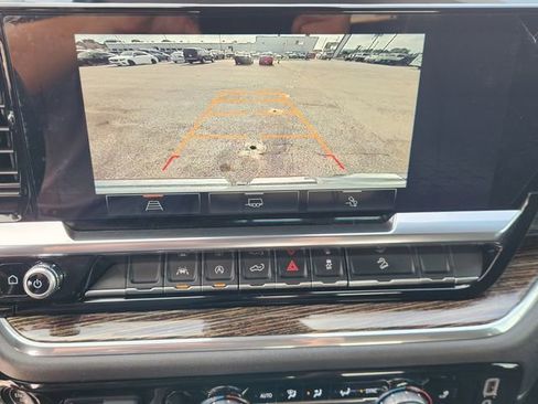 Used 2024 GMC Sierra 1500 Elevation w/ Preferred Package image 17