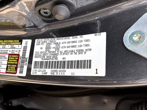 Used 2023 Toyota Sequoia Capstone AWD/4WD image 37