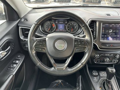 Used 2019 Jeep Cherokee Trailhawk image 22