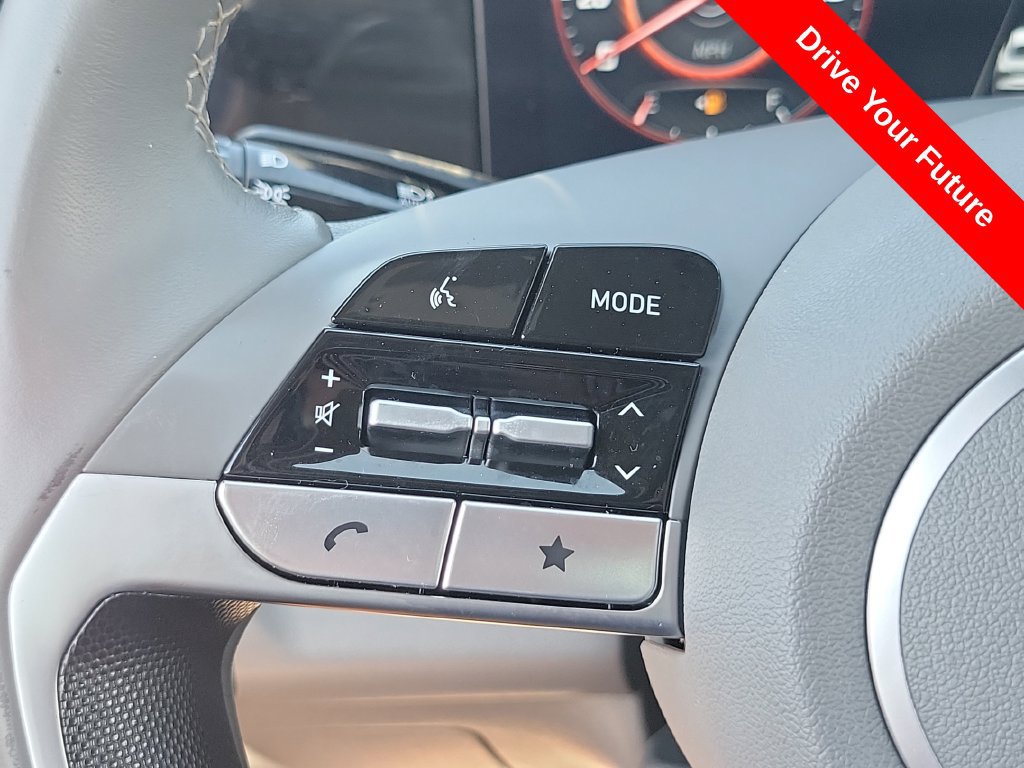 Used 2025 Hyundai Elantra SEL FWD image 5