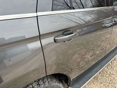 Used 2021 Ford Expedition XLT image 25